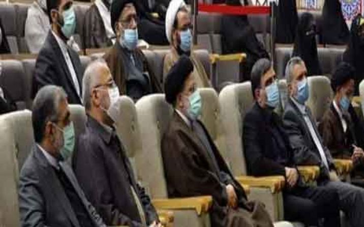 جمعی از اساتید و طلاب حوزه با رئیس جمهور دیدار کردند جمعی از اساتید و طلاب حوزه با رئیس جمهور دیدار کردند